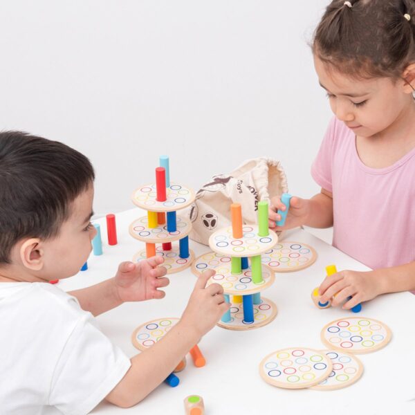 duurzaam-houten-evenwichtsspel-kinderen kinderen stapelen houten blokken met New Classic Toys houten evenwichtsspel