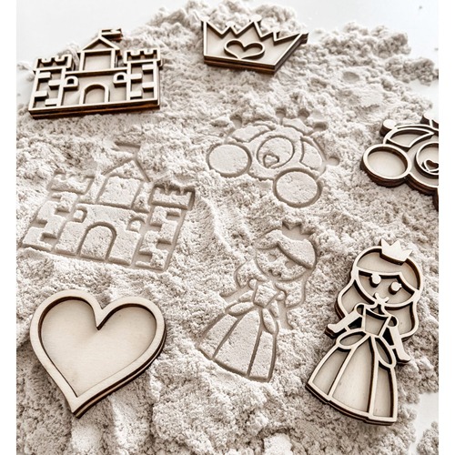 speellab-leuk-met-letters-kleine-vultrays-prinses-stempels-in-het-zand.jpg (1) Kleine vultrays prinses gebruikt met speelrijst en kinetisch zand