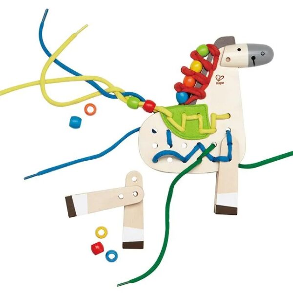 Duurzaam FSC houten rijgpaard van Hape – motoriektraining en hand-oogcoördinatie