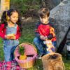 Huckleberry-tosti-kampvuur-avontuur Kinderen maken tosti's met tostiijzer van Huckleberry