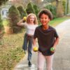 Huckleberry-waterballonnen-duurzaam-kinderen KInderen rennen met duurzame waterballonnen achter elkaar