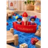 Sinterklaas-houten-pakjesboot-rollenspel-thema Sint en piet in de houtenpakjesboot in de speelbak met rijst en cadeautjes